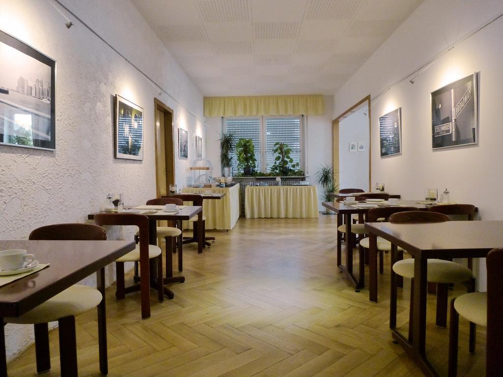 Hotel Adler Neulussheim Экстерьер фото